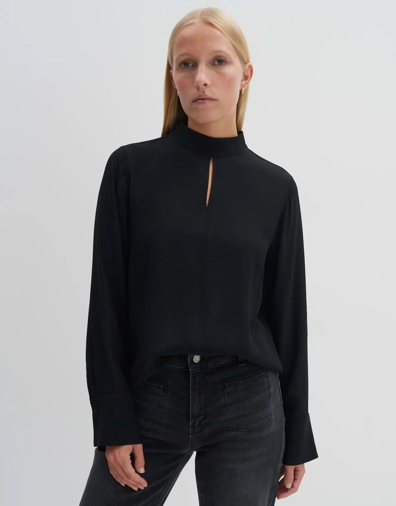 stehkragenbluse_zeuna_schwarz_online_bestellen_1.webp OPUS Stehkragenbluse Zeuna Schwarz Online Bestellen^Damen Blusen