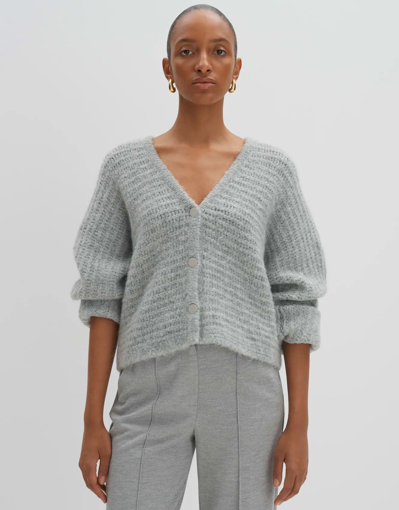 strickjacke_timaria_grau_online_bestellen_1.webp OPUS Strickjacke Timaria Grau Online Bestellen^Damen Strick