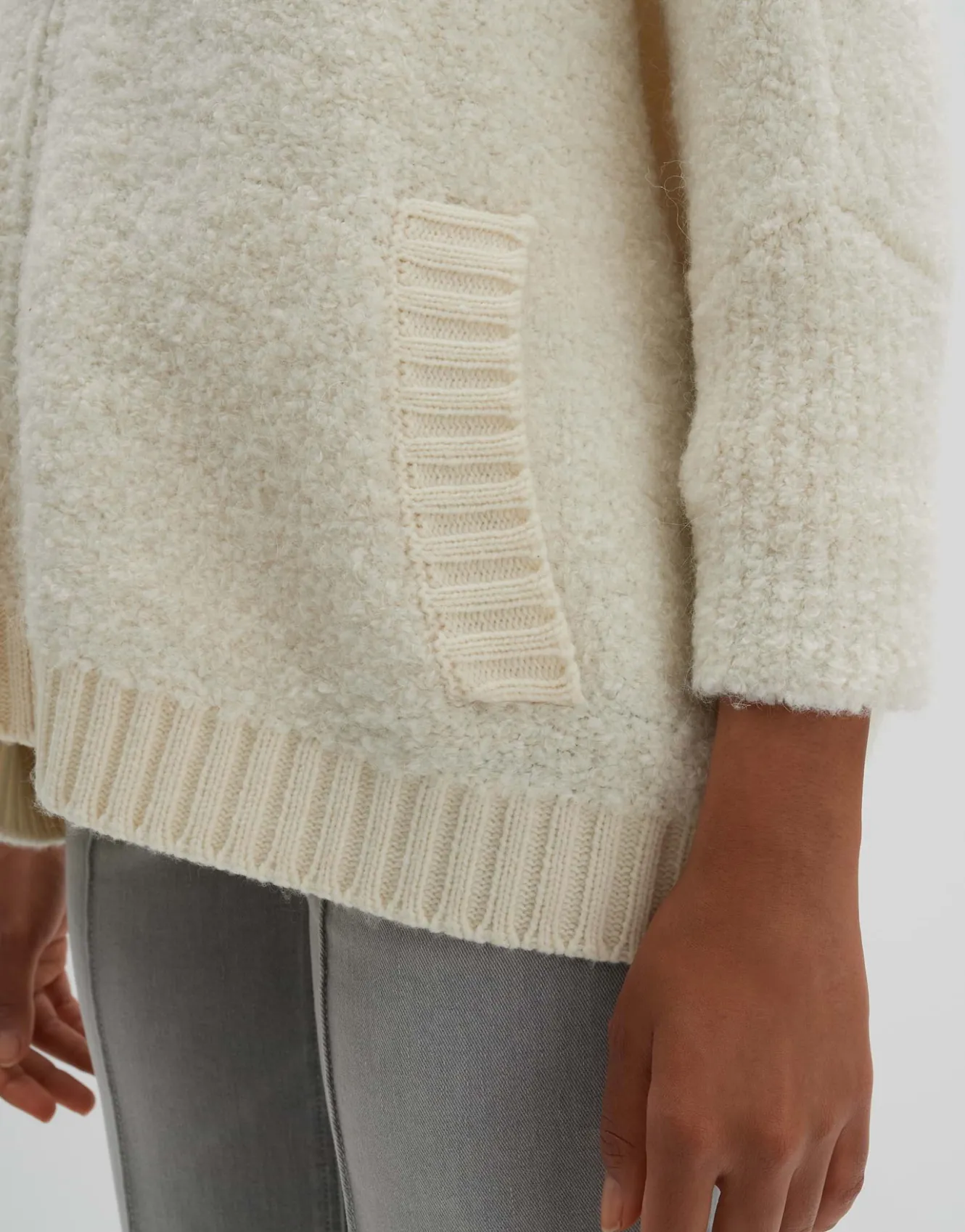 strickjacke_touclee_detail_wei_online_bestellen_4.webp OPUS Strickjacke Touclee Detail Weiß Online Bestellen^Damen Strick