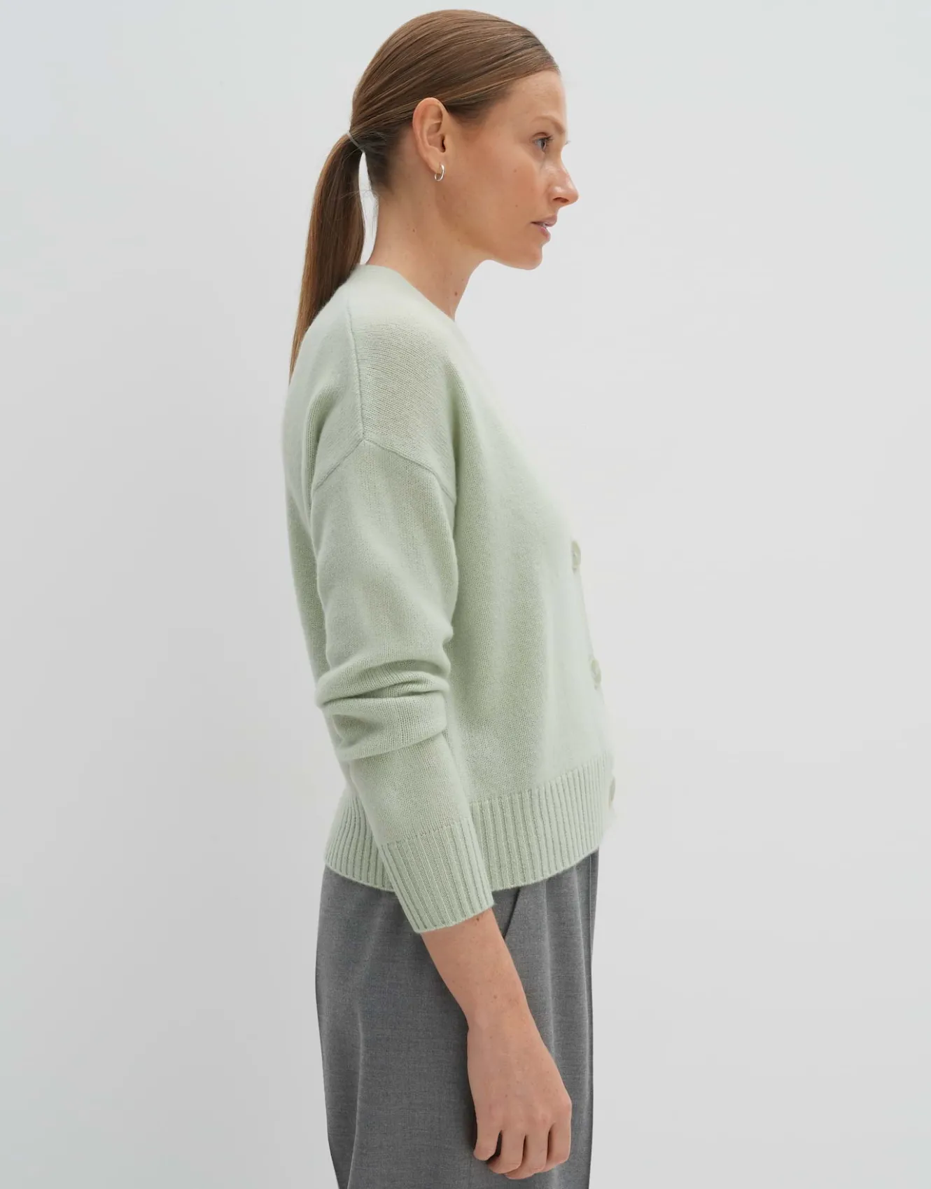 strickjacke_tunja_grn_online_bestellen_3.webp OPUS Strickjacke Tunja Grün Online Bestellen^Damen Strick