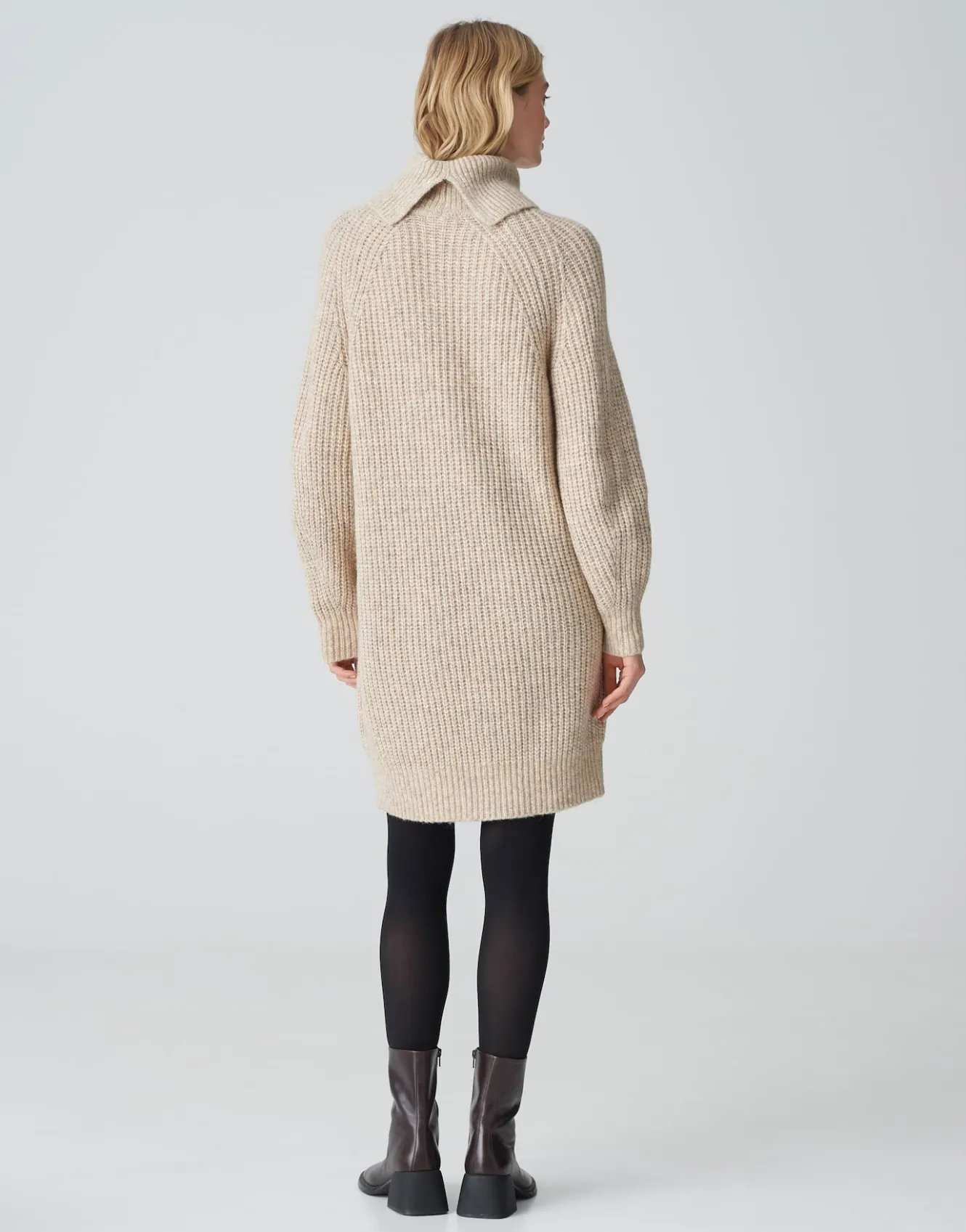 strickkleid_wakya_beige_online_bestellen_2.webp OPUS Strickkleid Wakya Beige Online Bestellen^Damen Strick | Kleider