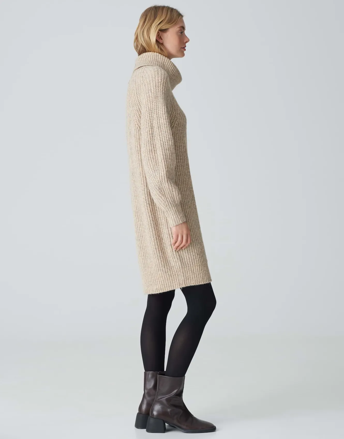 strickkleid_wakya_beige_online_bestellen_3.webp OPUS Strickkleid Wakya Beige Online Bestellen^Damen Strick | Kleider