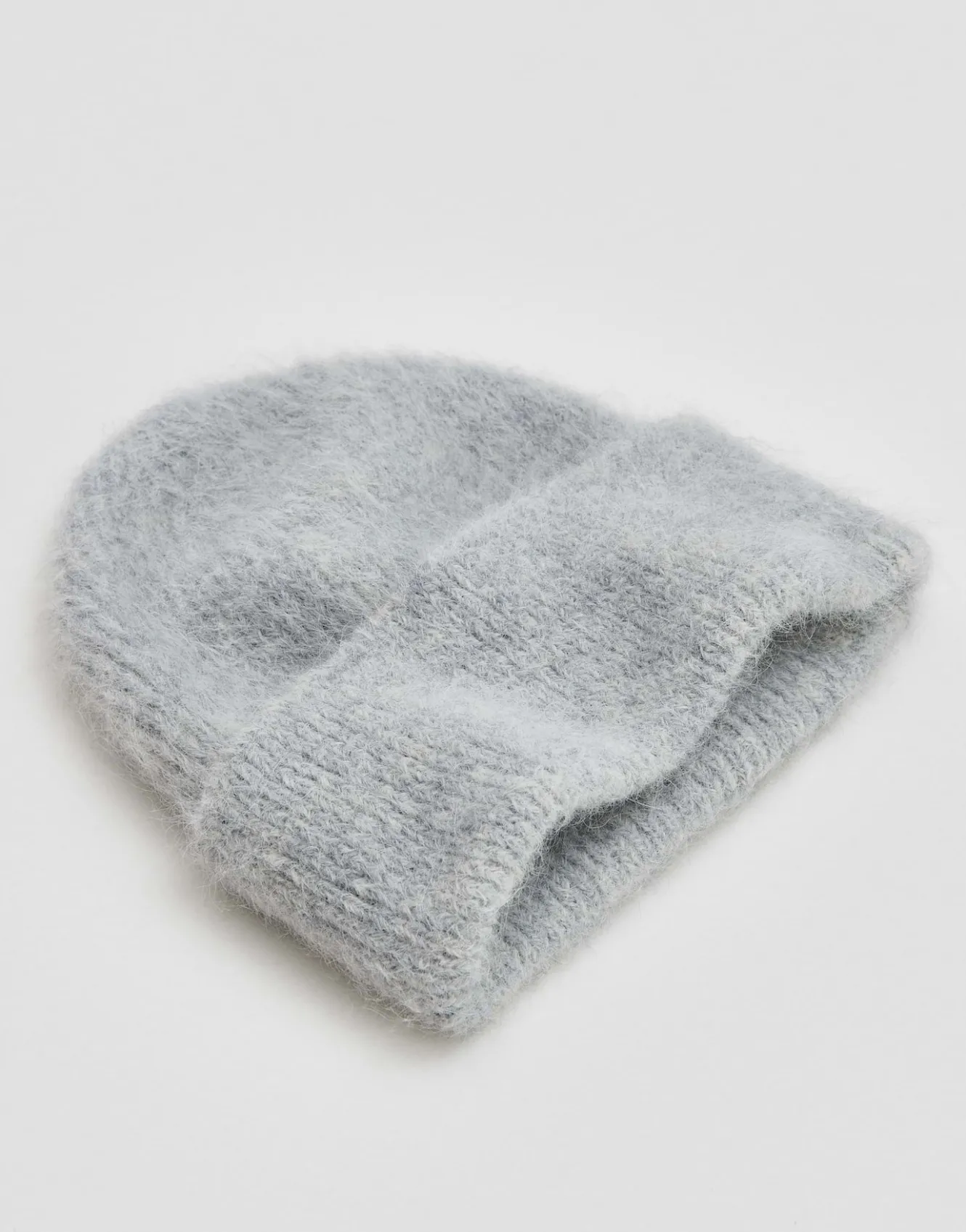 strickmtze_beky_fluffy_grau_online_bestellen_5.webp OPUS Strickmütze Beky Fluffy Grau Online Bestellen^Damen Accessoires