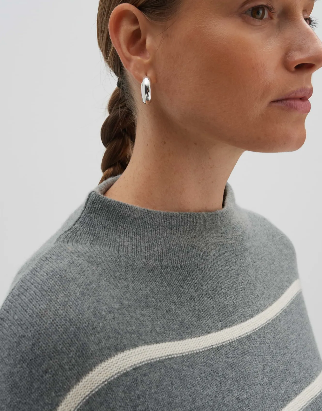 strickpullover_tanalynn_grau_online_bestellen_4.webp OPUS Strickpullover Tanalynn Grau Online Bestellen^Damen Strick