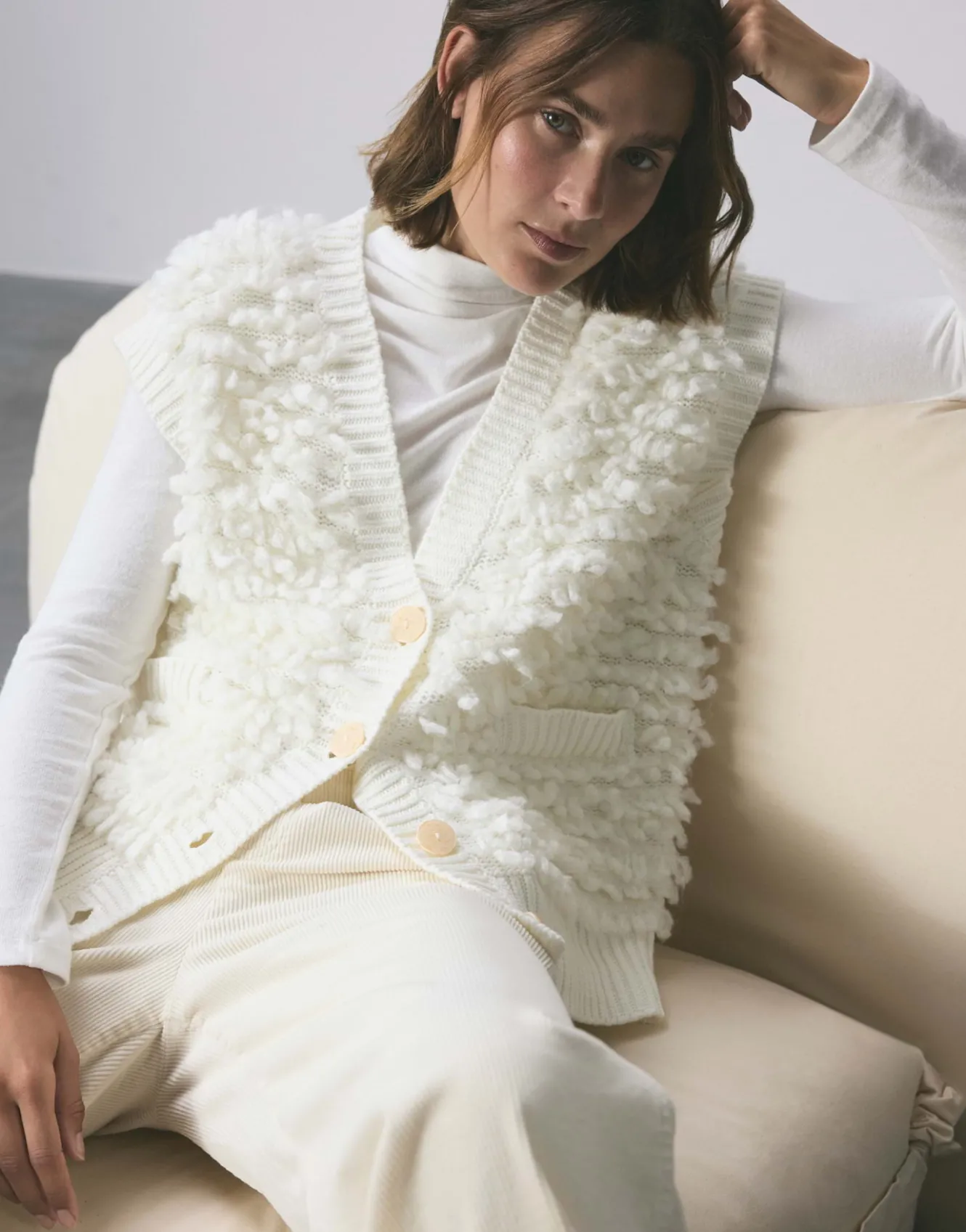 strickweste_deluda_wei_online_bestellen_8.webp OPUS Strickweste Deluda Weiß Online Bestellen^Damen Strick | Blazer / Westen