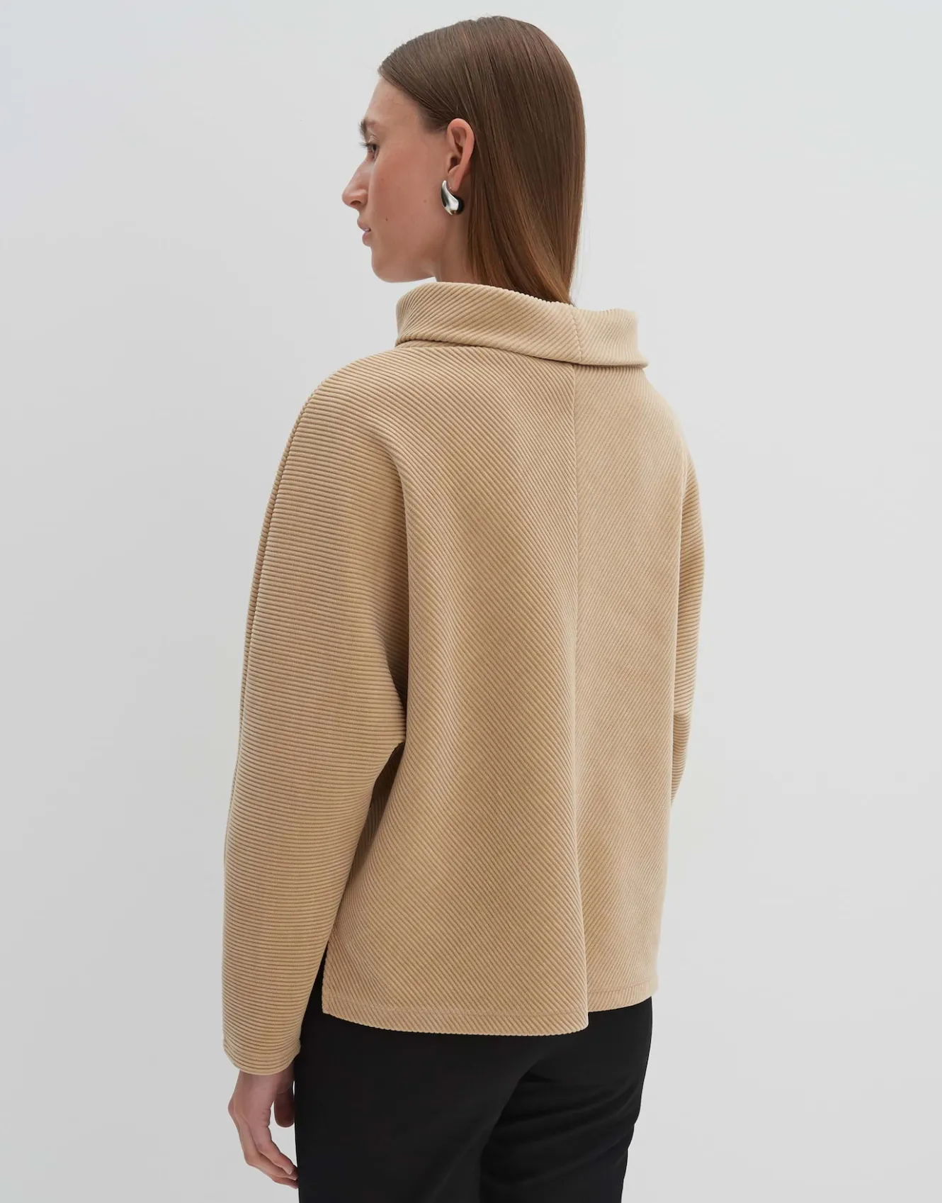 sweater_umaja_beige_online_bestellen_2.webp OPUS Sweater Umaja Beige Online Bestellen^Damen Sweat