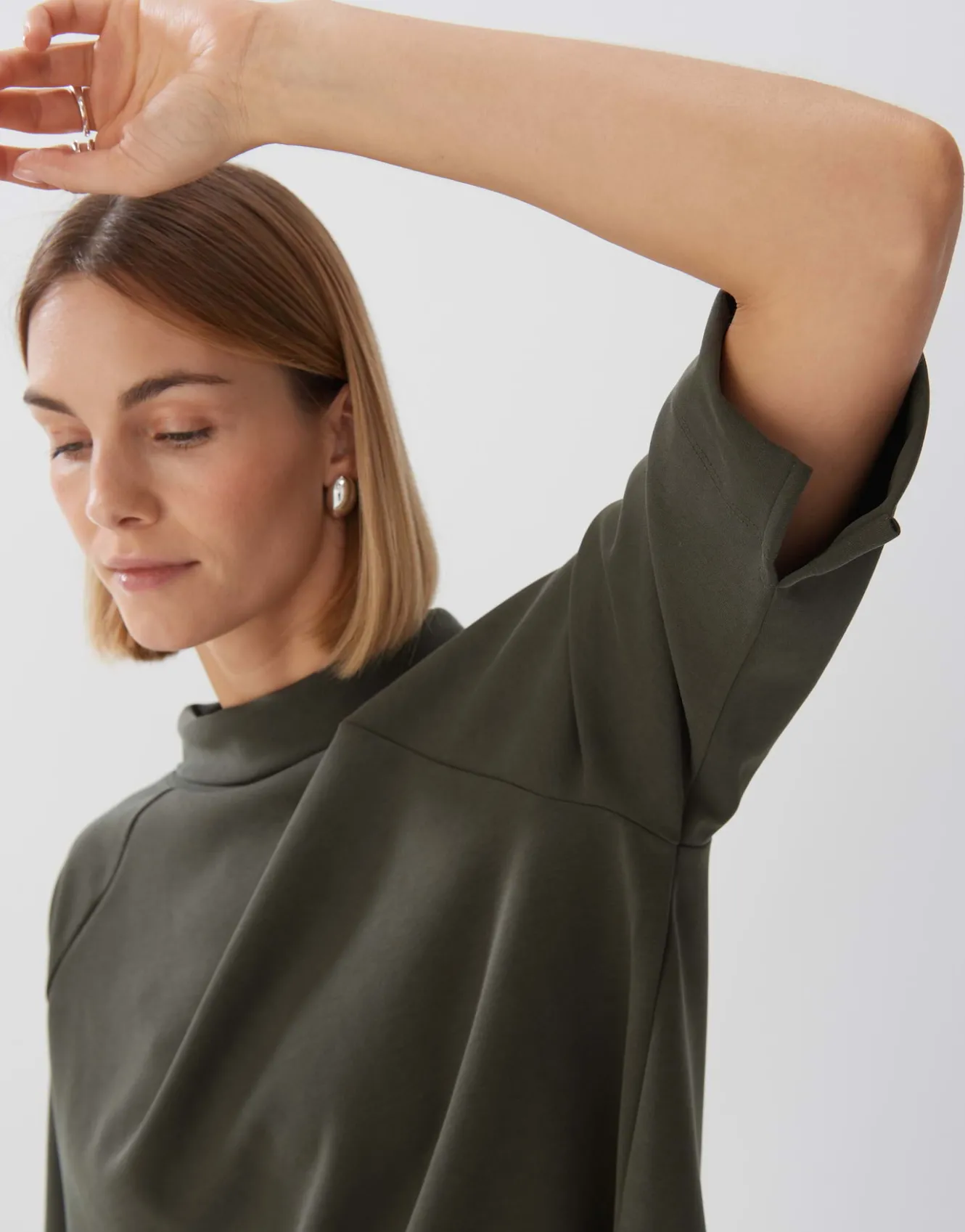sweater_unoa_cropped_grn_online_bestellen_4.webp OPUS Sweater Unoa Cropped Grün Online Bestellen^Damen Sweat
