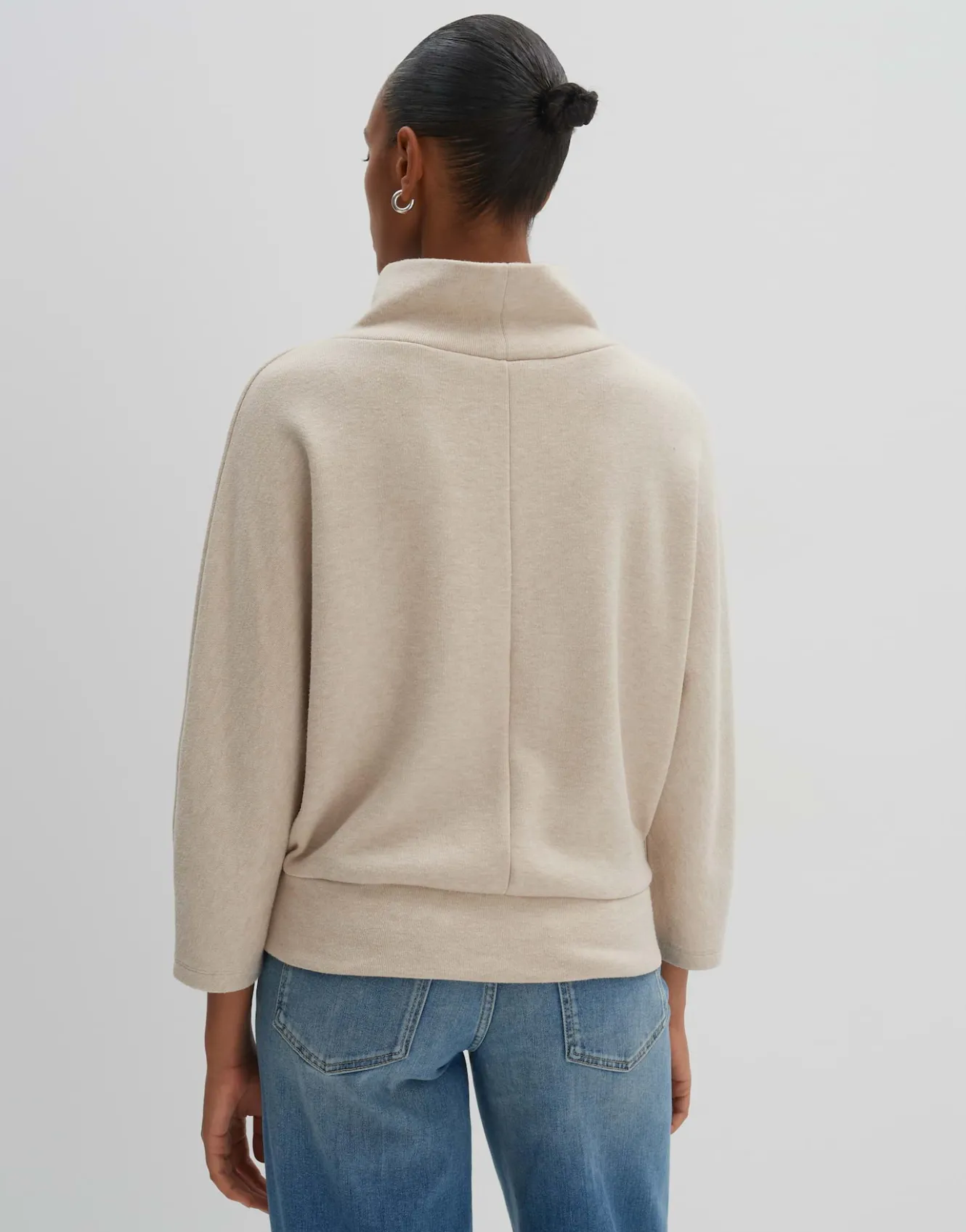 sweater_uticia_beige_online_bestellen_2.webp OPUS Sweater Uticia Beige Online Bestellen^Damen Sweat