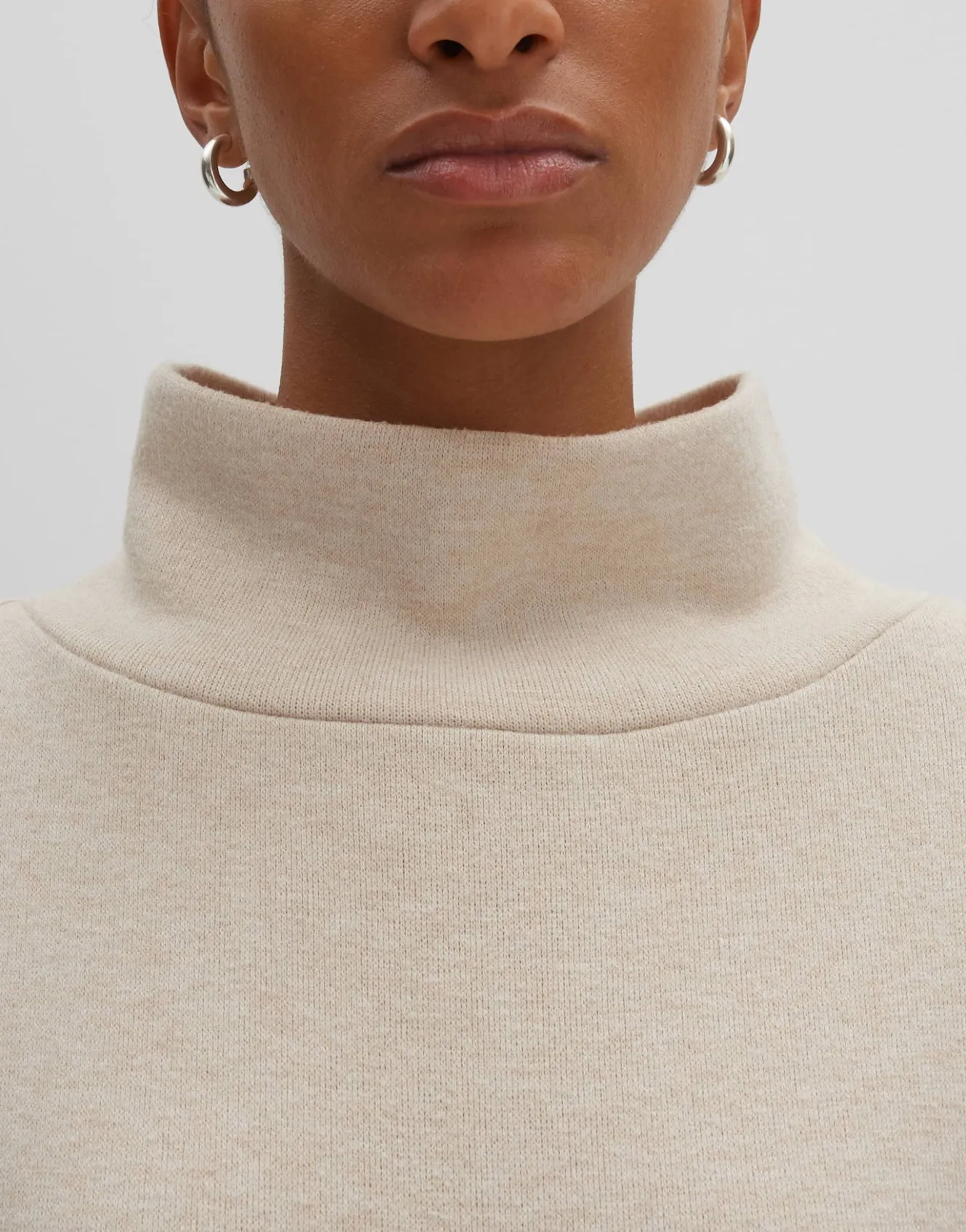 sweater_uticia_beige_online_bestellen_3.webp OPUS Sweater Uticia Beige Online Bestellen^Damen Sweat