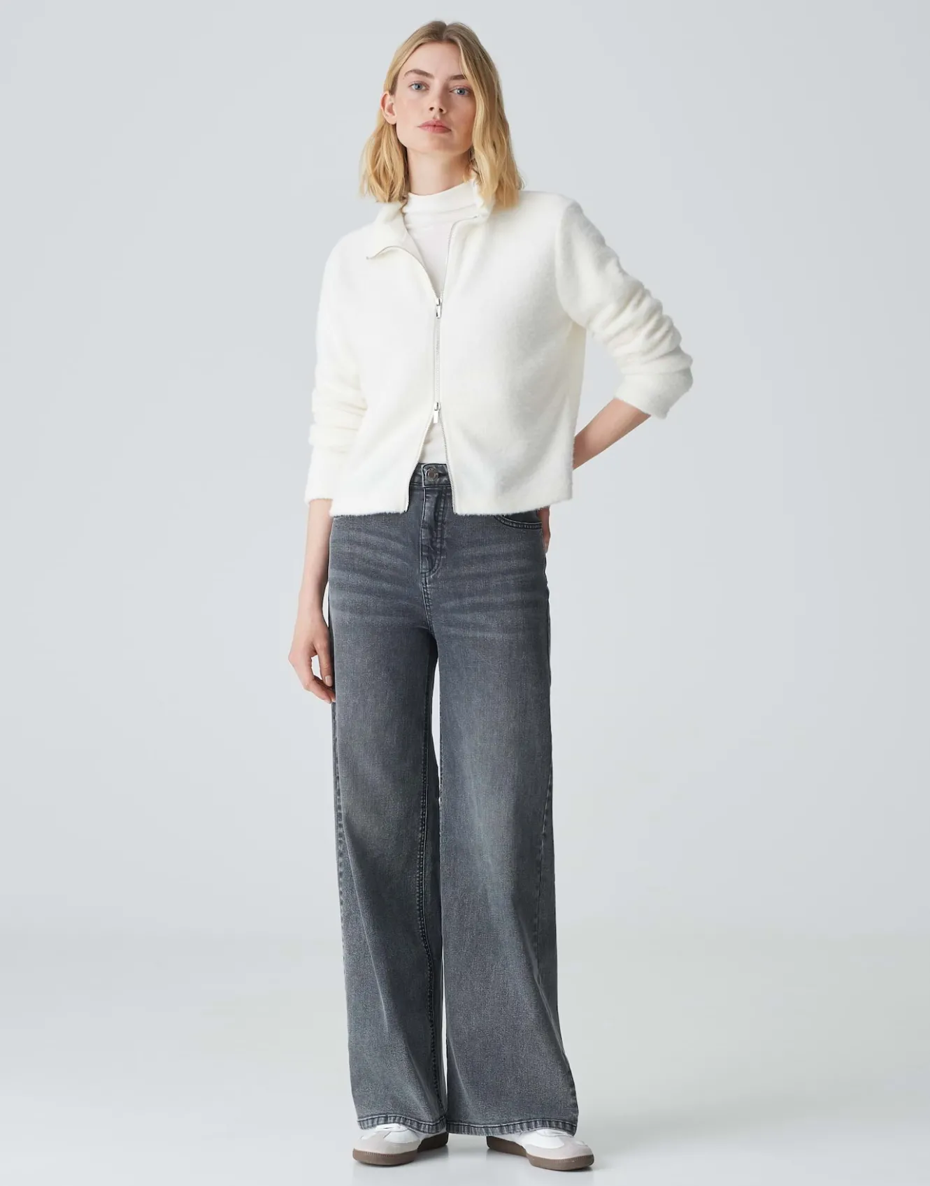 sweatjacke_gihara_wei_online_bestellen_4.webp OPUS Sweatjacke Gihara Weiß Online Bestellen^Damen Sweat