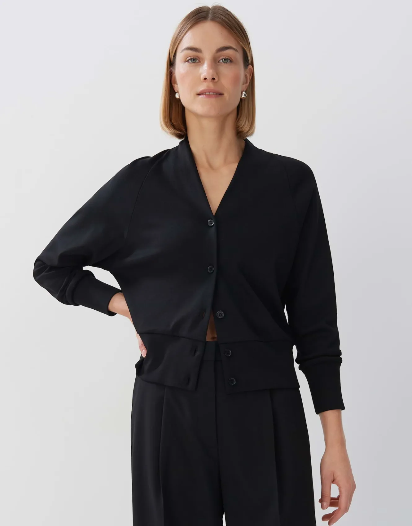 sweatjacke_uyakumi_schwarz_online_bestellen_1.webp OPUS Sweatjacke Uyakumi Schwarz Online Bestellen^Damen Strick | Sweat