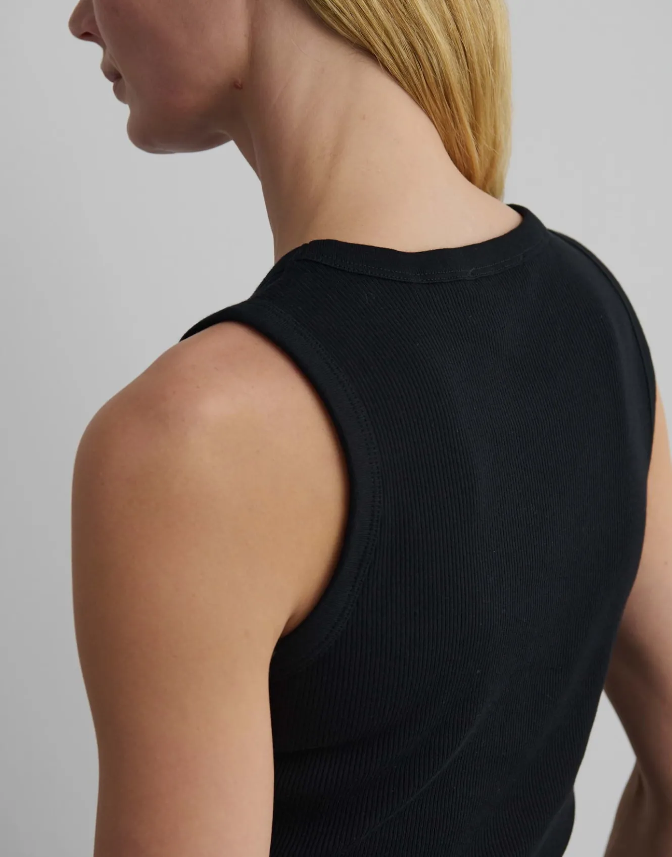 tank_top_kleanne_schwarz_online_bestellen_5.webp OPUS Tank Top Kleanne Schwarz Online Bestellen^Damen Basics | Shirts