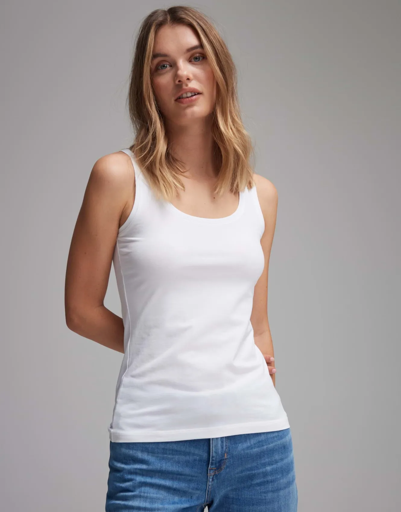 top_imilia_wei_online_bestellen_1-1.webp OPUS Top Imilia Weiß Online Bestellen^Damen Basics | Shirts