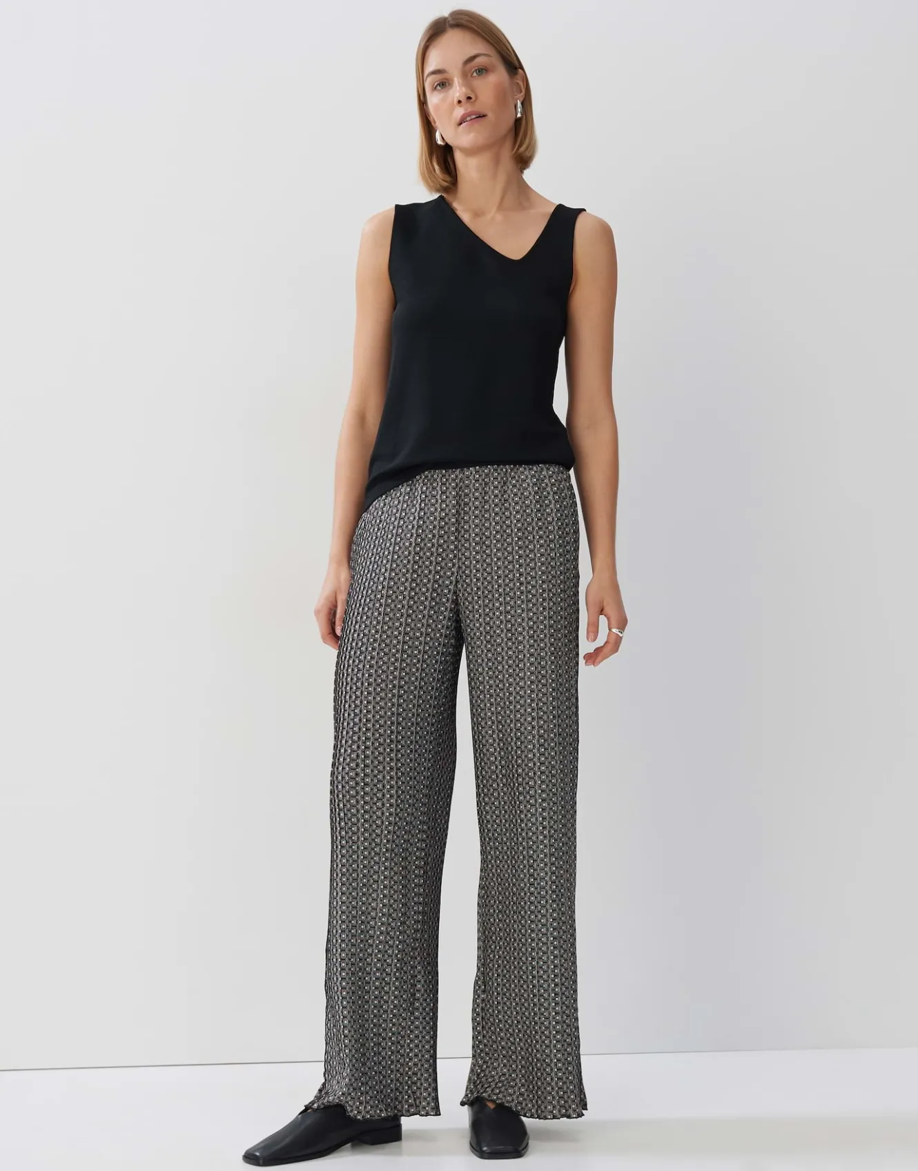 top_kitani_schwarz_online_bestellen_5.webp OPUS Top Kitani Schwarz Online Bestellen^Damen Shirts
