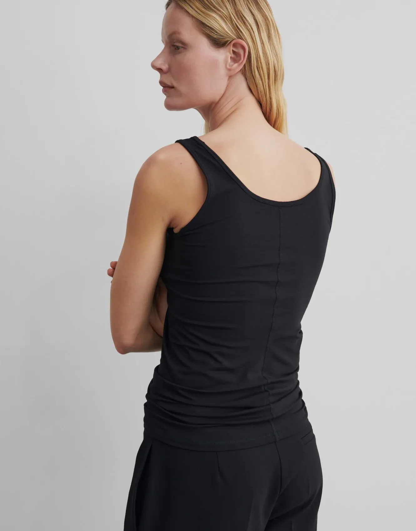 top_kthi_schwarz_online_bestellen_2.webp OPUS Top Käthi Schwarz Online Bestellen^Damen Basics | Shirts