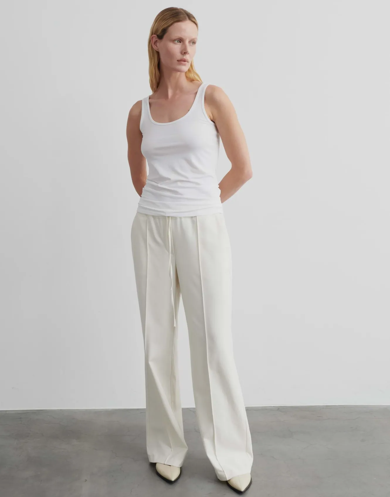 top_kthi_wei_online_bestellen_4-1.webp OPUS Top Käthi Weiß Online Bestellen^Damen Basics | Shirts