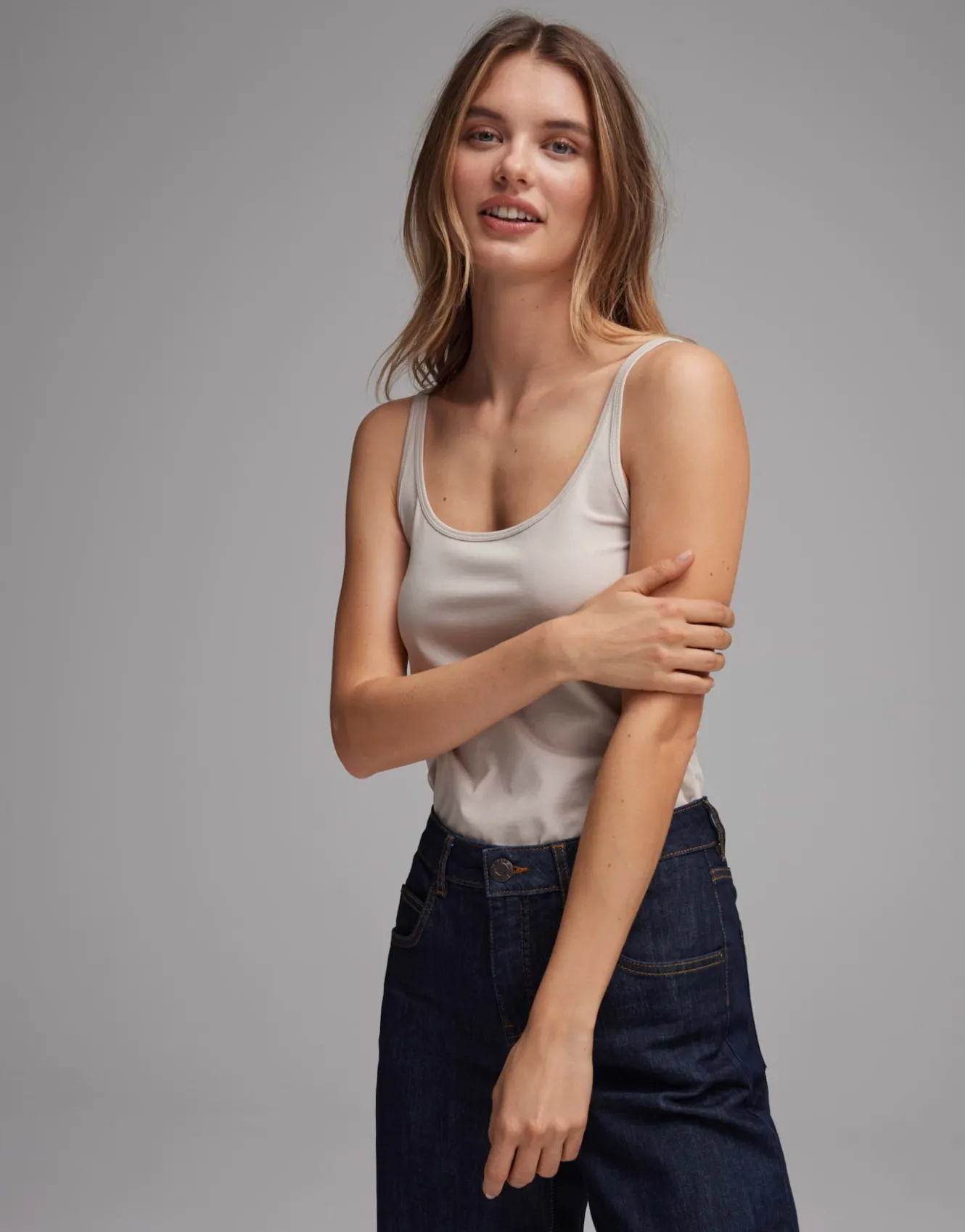 trgertop_ina_beige_online_bestellen_1.webp OPUS Trägertop Ina Online Bestellen^Damen Basics | Shirts