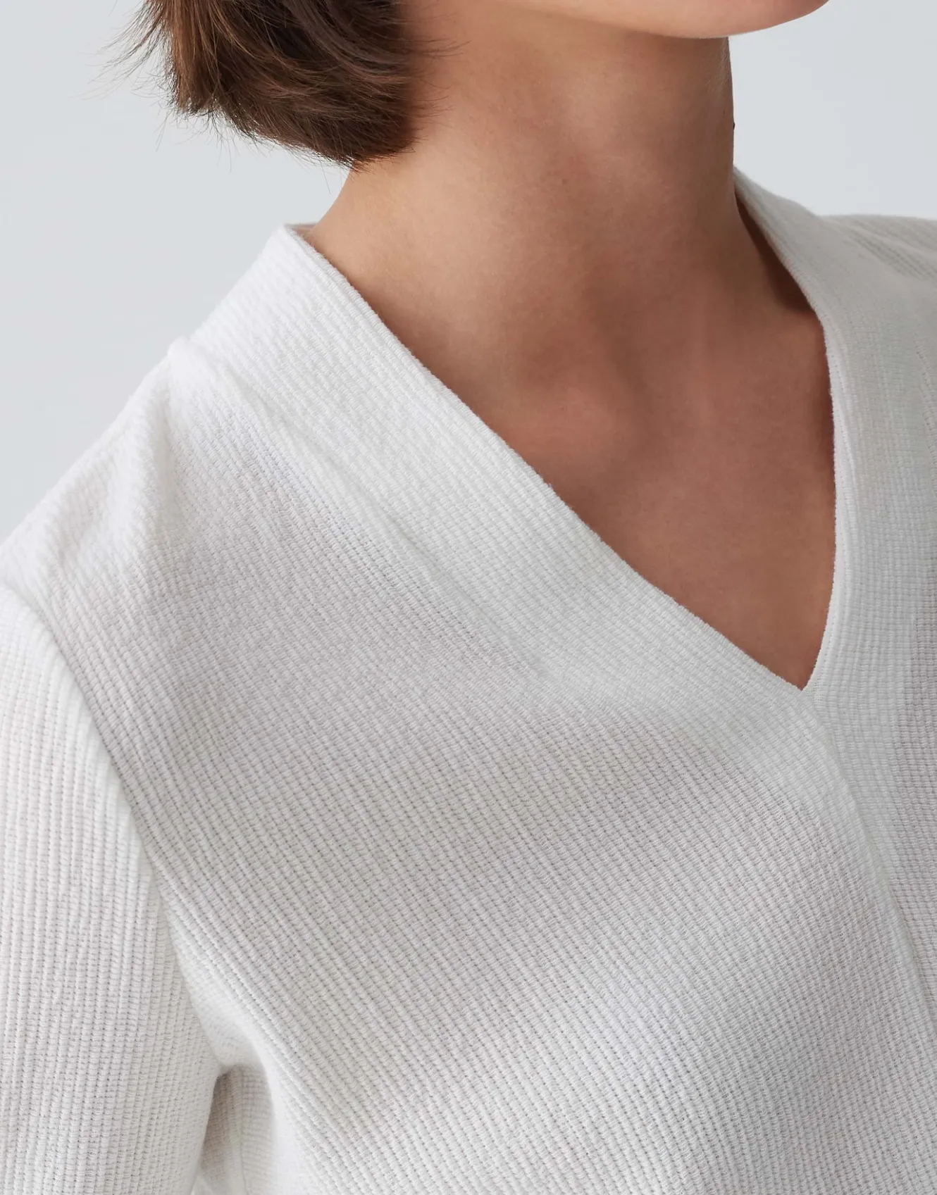 vshirt_sujessi_wei_online_bestellen_3.webp OPUS V-Shirt Sujessi Weiß Online Bestellen^Damen Shirts