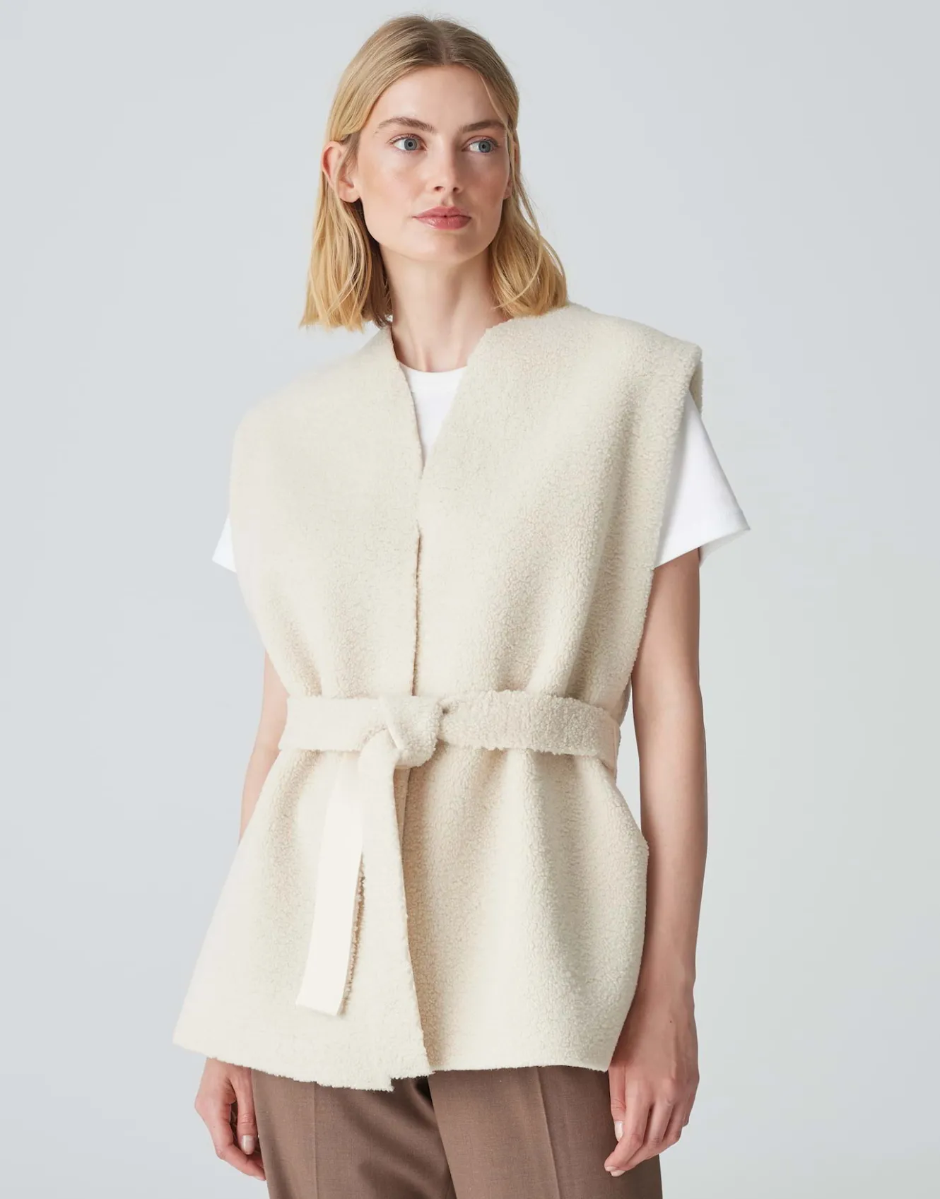 weste_asofta_cape_wei_online_bestellen_1.webp OPUS Weste Asofta Cape Weiß Online Bestellen^Damen Blazer / Westen