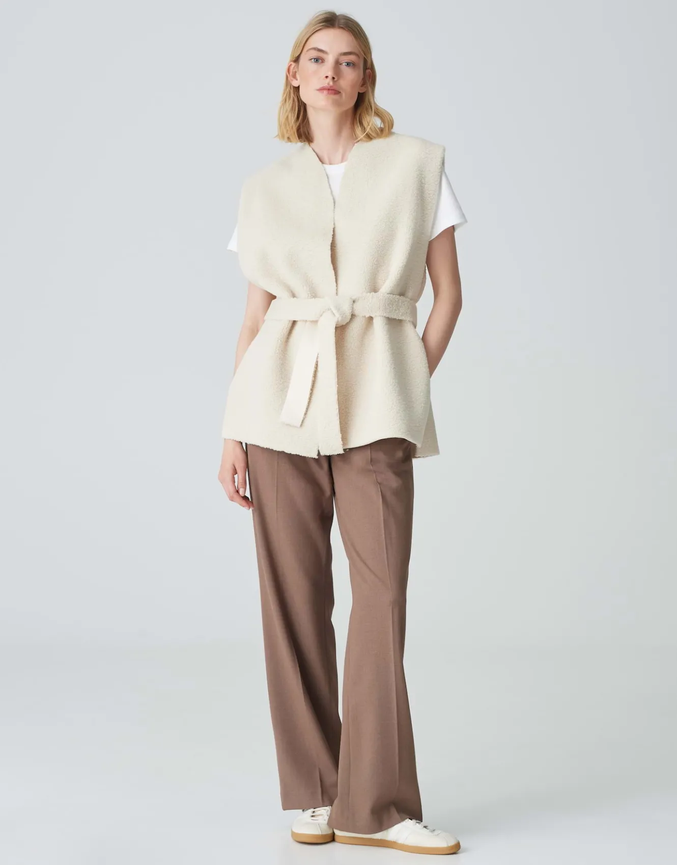 weste_asofta_cape_wei_online_bestellen_5.webp OPUS Weste Asofta Cape Weiß Online Bestellen^Damen Blazer / Westen