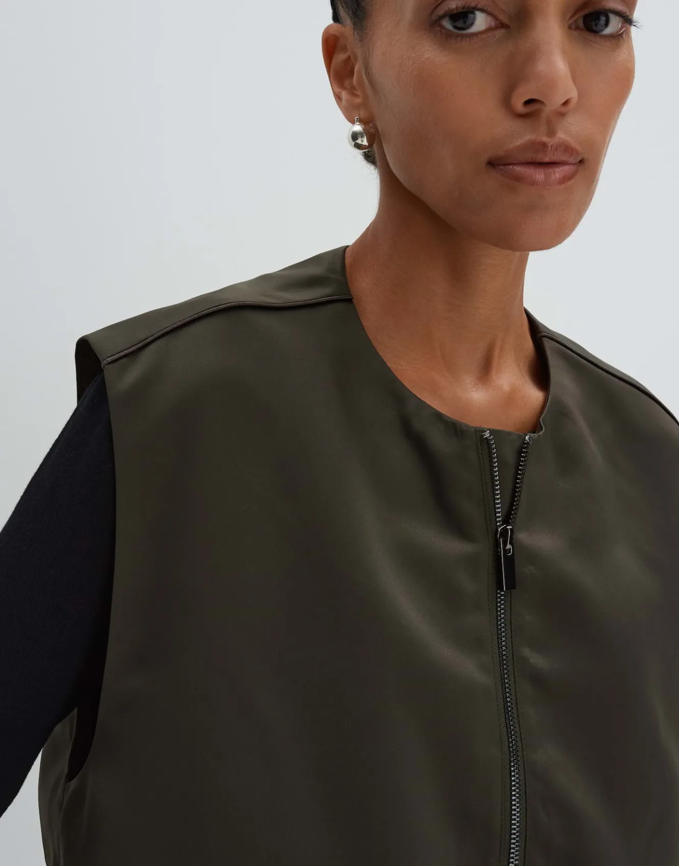 weste_noeevi_grn_online_bestellen_5.webp OPUS Weste Noeevi Grün Online Bestellen^Damen Blazer / Westen