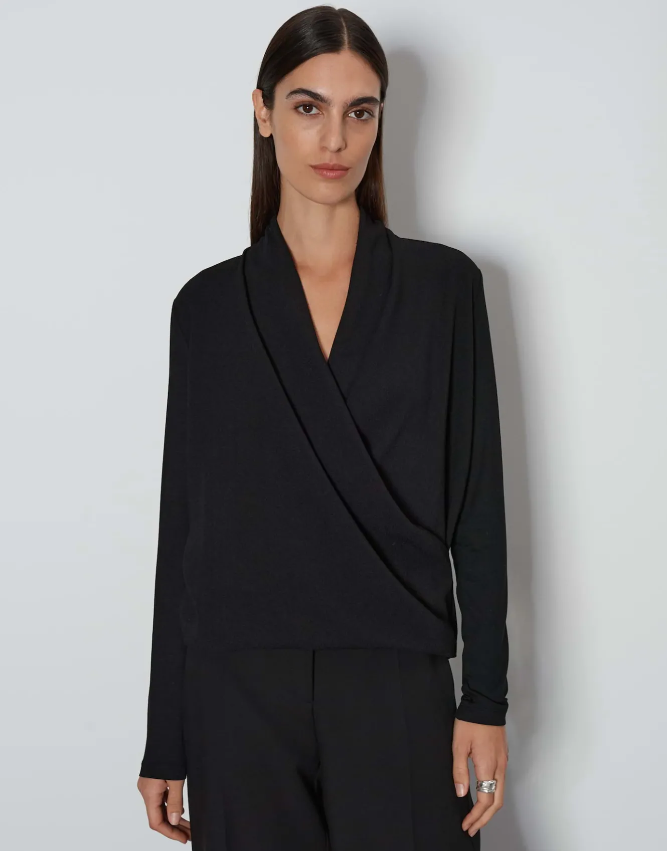 wickelshirt_kyleen_schwarz_online_bestellen_1.webp OPUS Wickelshirt Kyleen Schwarz Online Bestellen^Damen Shirts