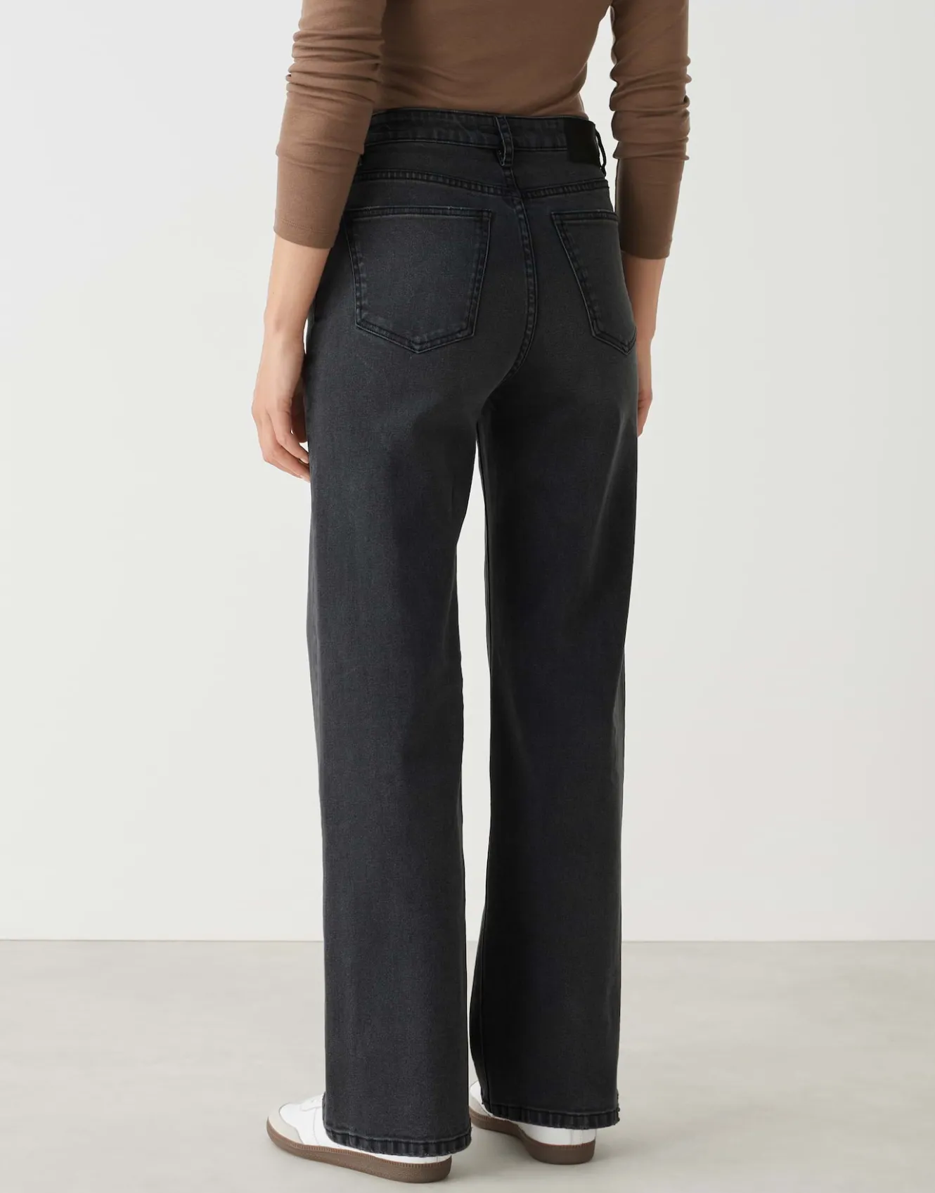 wide_leg_jeans_marli_crisscross_grau_online_bestellen_2.webp OPUS Wide Leg Jeans Marli Crisscross Grau Online Bestellen^Damen Jeans